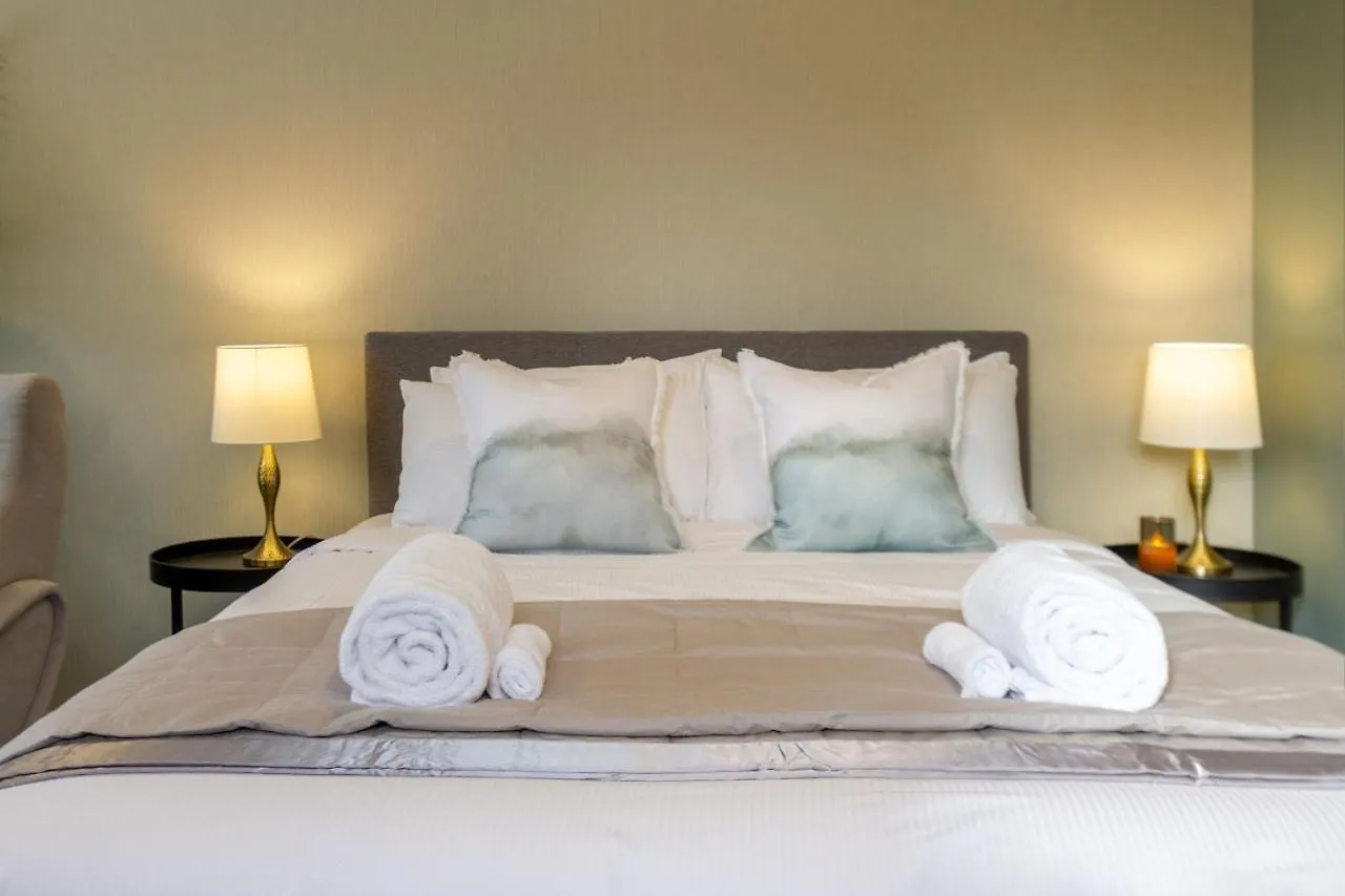 Luxury Escape For 2, Single Level Studio, Papanui contacts
